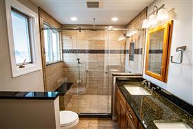 Master Bathroom (53)