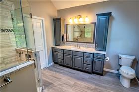 Master Bathroom (56)