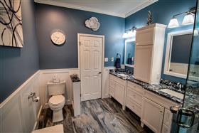 Master Bathroom (57)