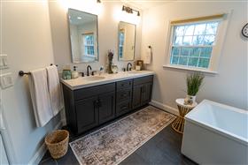 Master Bathroom (59)